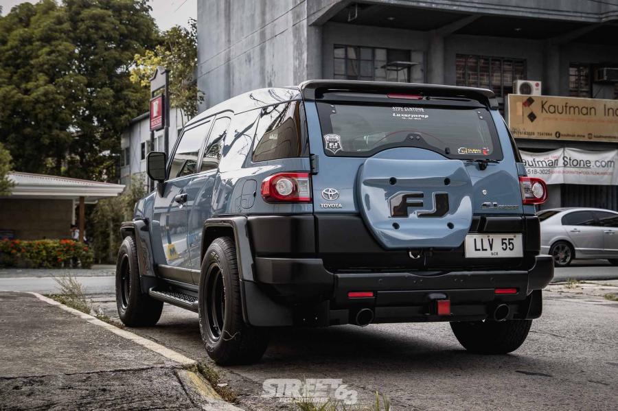  Toyota FJ Cruiser by Atoy Customs 2020 года  (фото 4 из 10)